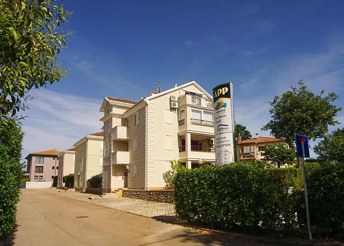 Apartments&rooms Degra