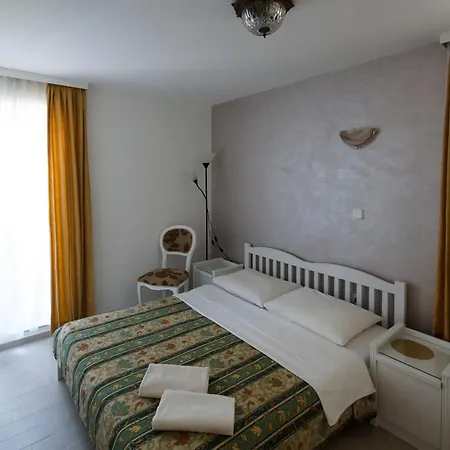 And Degra Apartment *