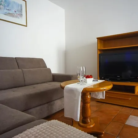 And Degra Apartment *