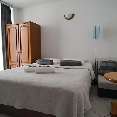 And Degra Apartment *