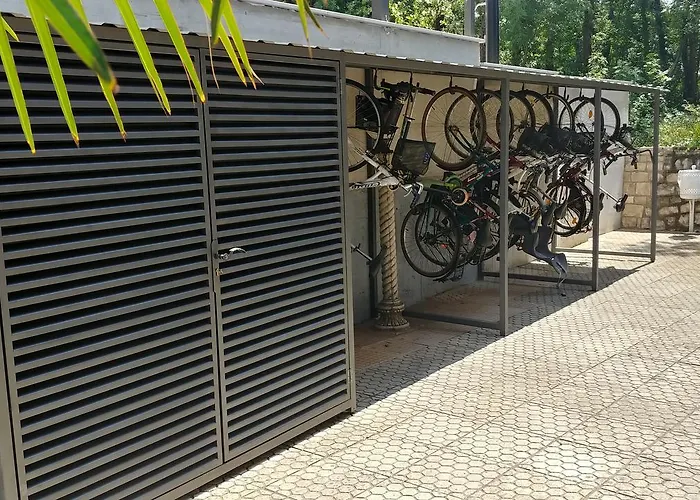 And Degra דירה אומאג